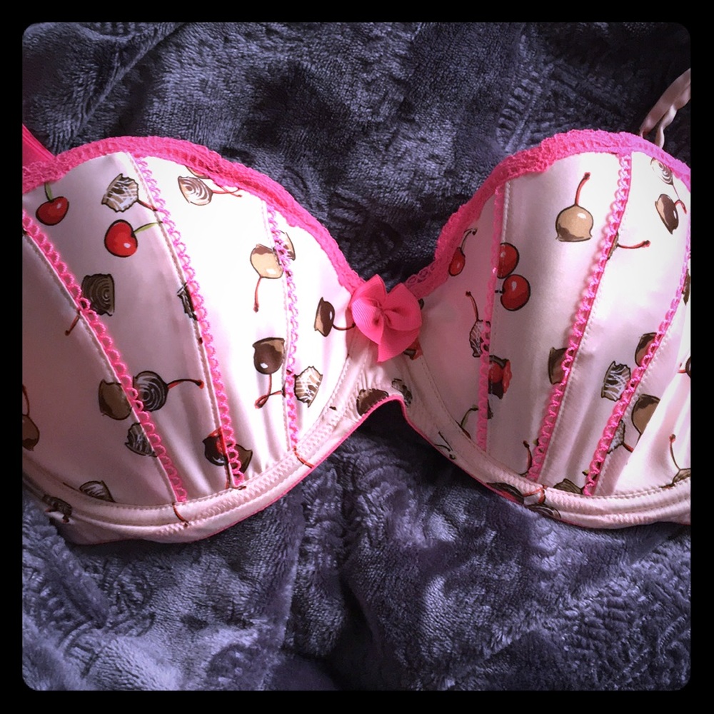 Victoria's Secret 36D Pink Bra